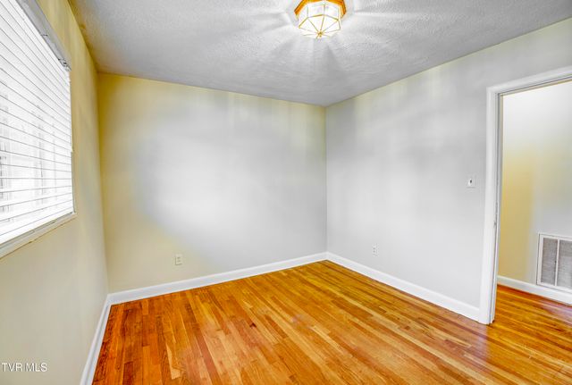 167 Cherry Lane, Bristol, VA 24201
