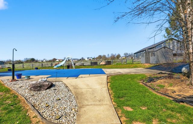 104 Sutton Lane, Lancaster, KY 40444