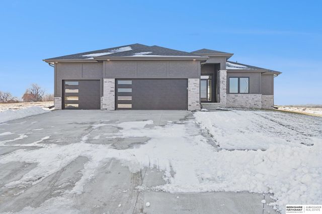 18067 Sycamore Drive, Gretna, NE 68028