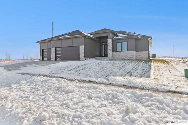 18067 Sycamore Drive, Gretna, NE 68028