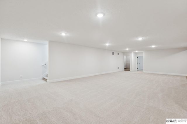 18067 Sycamore Drive, Gretna, NE 68028