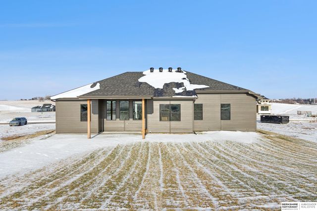 18067 Sycamore Drive, Gretna, NE 68028