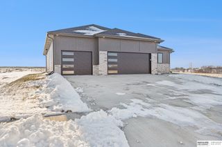 18067 Sycamore Drive, Gretna, NE 68028