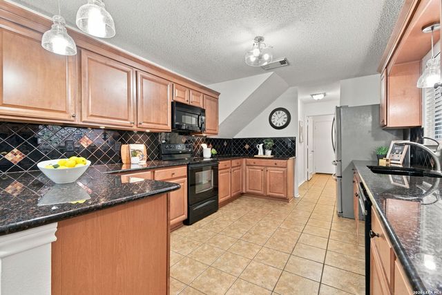 2310 Creekside Bend, San Antonio, TX 78259