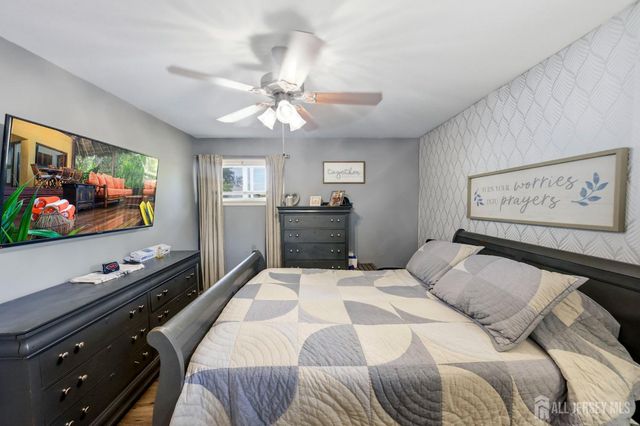 116 Kendall Drive, Sayreville, NJ 08859