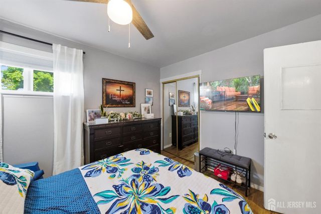 116 Kendall Drive, Sayreville, NJ 08859