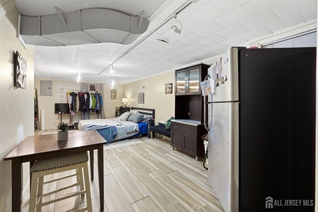116 Kendall Drive, Sayreville, NJ 08859