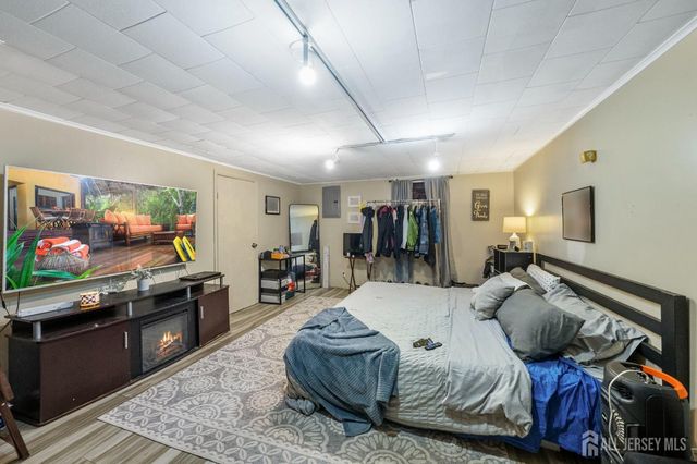 116 Kendall Drive, Sayreville, NJ 08859