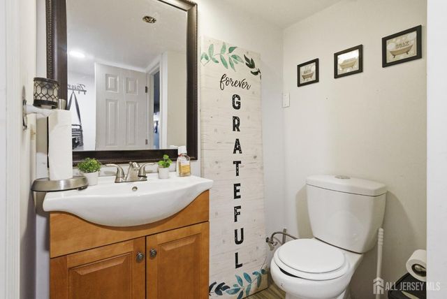 116 Kendall Drive, Sayreville, NJ 08859