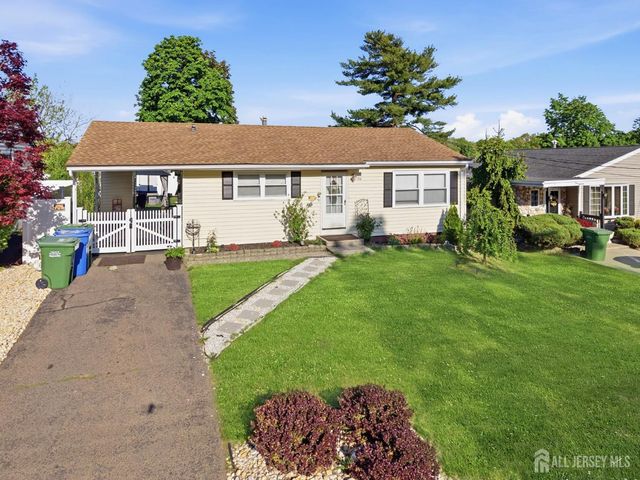 116 Kendall Drive, Sayreville, NJ 08859