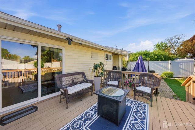 116 Kendall Drive, Sayreville, NJ 08859