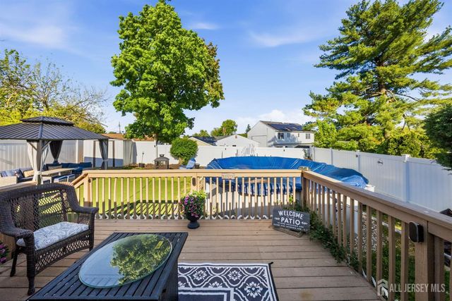 116 Kendall Drive, Sayreville, NJ 08859