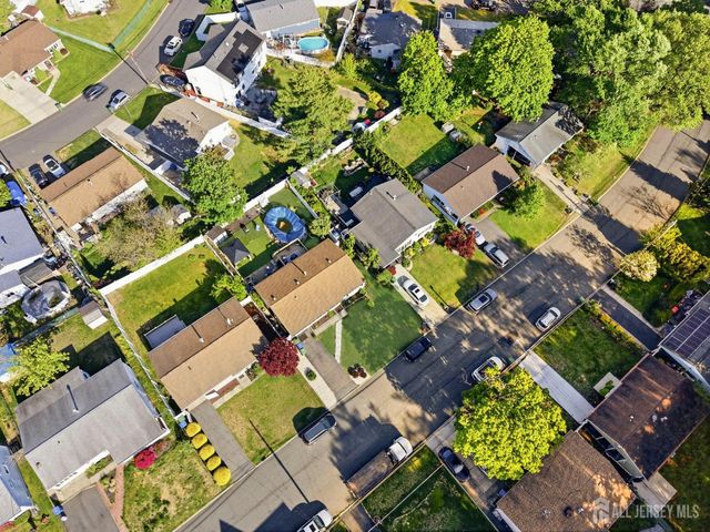 116 Kendall Drive, Sayreville, NJ 08859