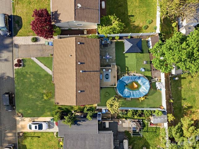 116 Kendall Drive, Sayreville, NJ 08859