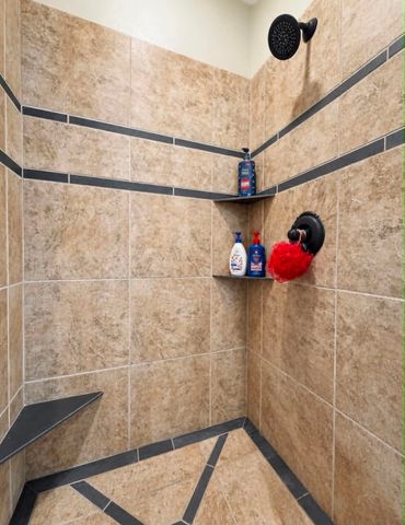 4972 Lighthouse Springs Drive, Grove, OK 74344