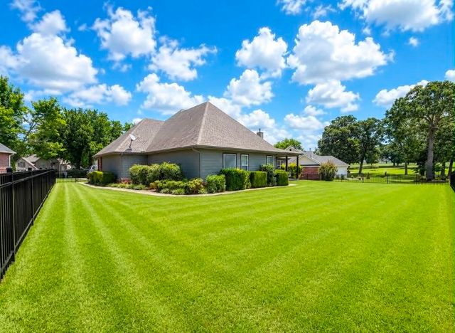 4972 Lighthouse Springs Drive, Grove, OK 74344