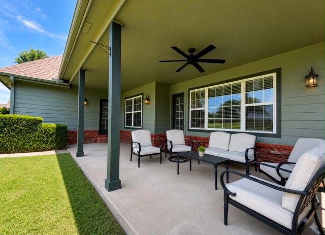 4972 Lighthouse Springs Drive, Grove, OK 74344