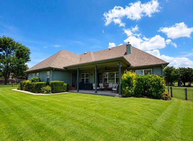 4972 Lighthouse Springs Drive, Grove, OK 74344
