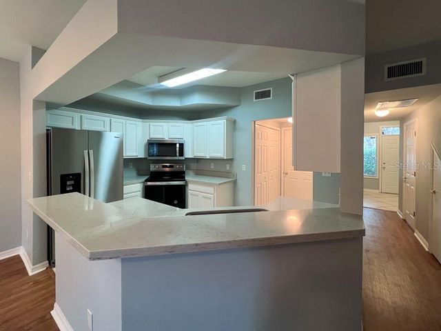 5048 NW 1ST PLACE, Gainesville, FL 32607