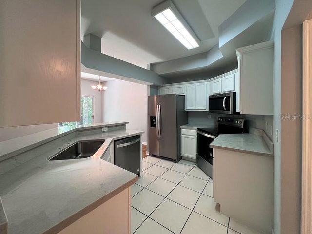 5048 NW 1ST PLACE, Gainesville, FL 32607