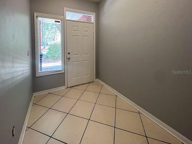 5048 NW 1ST PLACE, Gainesville, FL 32607