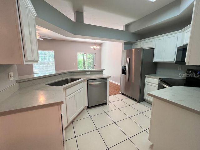 5048 NW 1ST PLACE, Gainesville, FL 32607