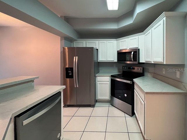 5048 NW 1ST PLACE, Gainesville, FL 32607