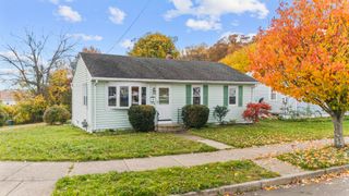 4 Laura Lane, New Haven, CT 06512