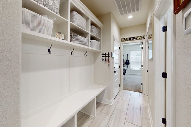 3425 Dovecote Way, Bryan, TX 77808