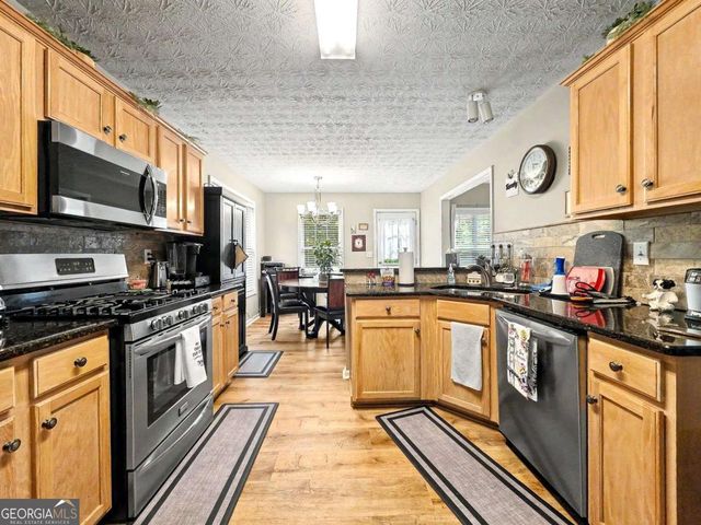 6 Enclave Court, Powder Springs, GA 30127