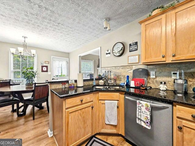 6 Enclave Court, Powder Springs, GA 30127