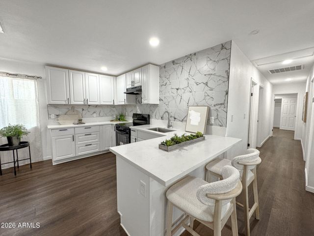 630 E IRWIN Avenue, Buckeye, AZ 85326