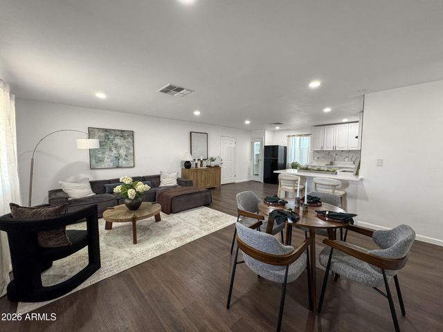 630 E IRWIN Avenue, Buckeye, AZ 85326