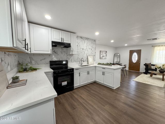 630 E IRWIN Avenue, Buckeye, AZ 85326