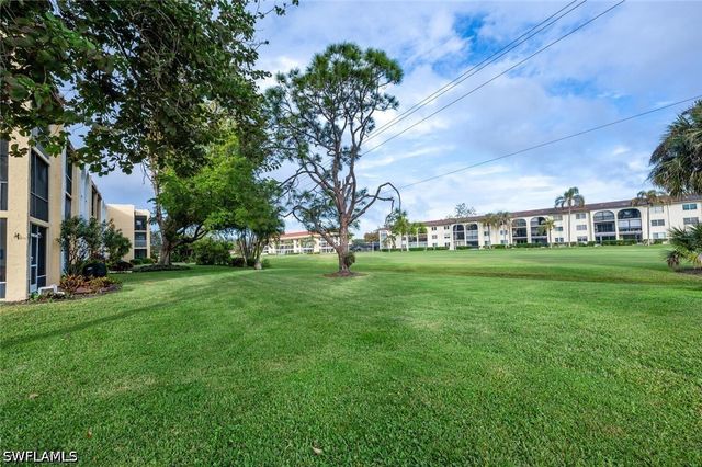 1087 Forest Lakes DR 1-303, Naples, FL 34105