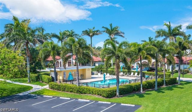 1087 Forest Lakes DR 1-303, Naples, FL 34105