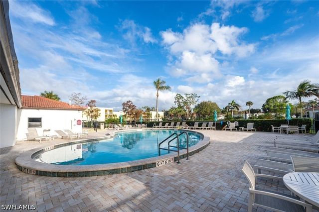 1087 Forest Lakes DR 1-303, Naples, FL 34105