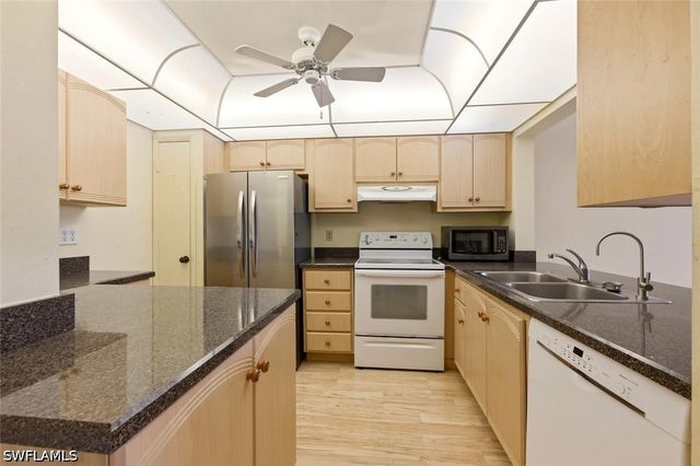 1087 Forest Lakes DR 1-303, Naples, FL 34105
