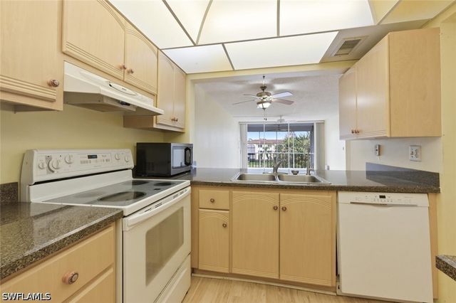 1087 Forest Lakes DR 1-303, Naples, FL 34105
