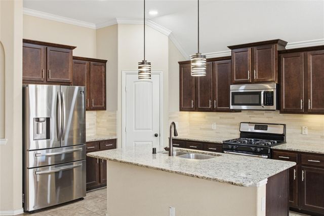 2229 Maple Point Drive N, Conroe, TX 77301