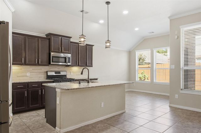 2229 Maple Point Drive N, Conroe, TX 77301