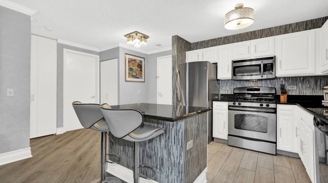 545 N Dearborn Street W2108, Chicago, IL 60654