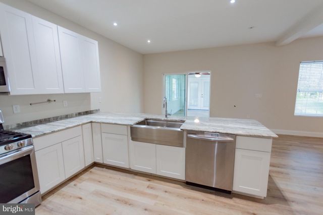 526 THIRD ST, Martinsburg, WV 25404