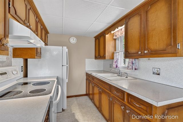 929 Village Lane 140, Jenison, MI 49428