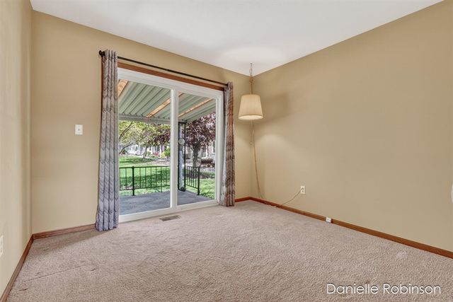 929 Village Lane 140, Jenison, MI 49428