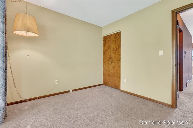 929 Village Lane 140, Jenison, MI 49428