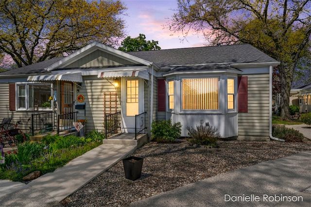 929 Village Lane 140, Jenison, MI 49428