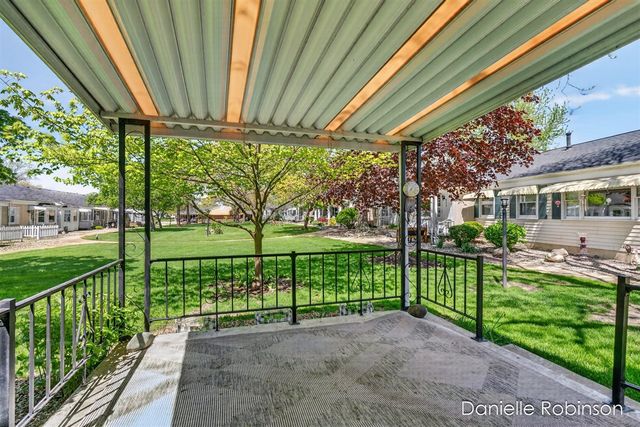 929 Village Lane 140, Jenison, MI 49428