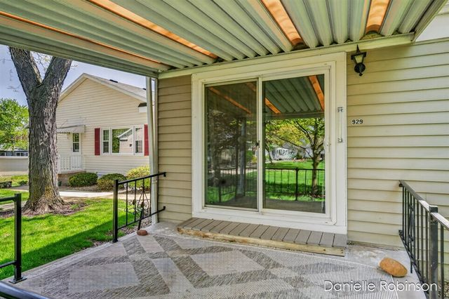 929 Village Lane 140, Jenison, MI 49428