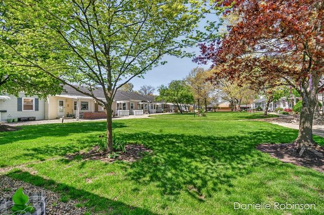 929 Village Lane 140, Jenison, MI 49428